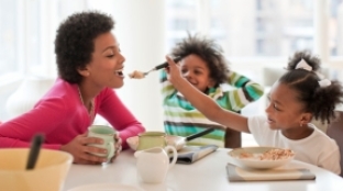 Purpose 2023 Family eating a meal